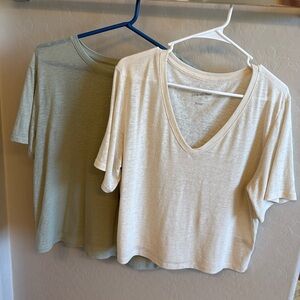Universal Thread tees Size Medium